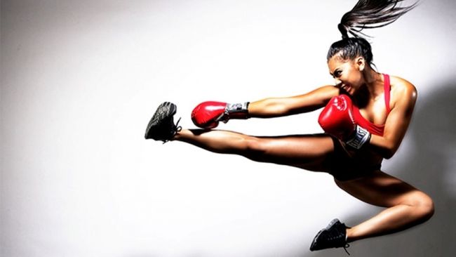 Tập kick boxing tại nhà - Cách tập hiệu quả và đầy thú vị để rèn luyện sức khỏe và thể lực